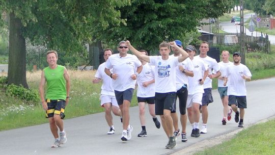 Pobiegną żeby pomóc. 2,2 tys. km dookoła Polski