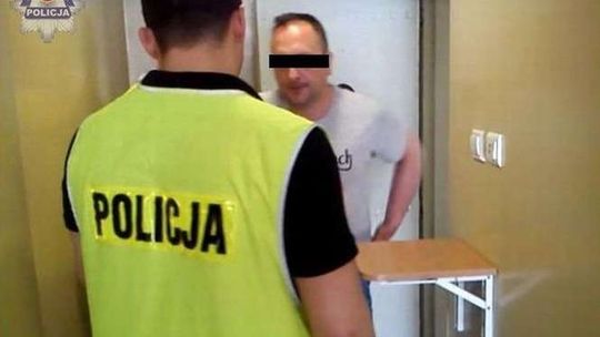 Pobierał zaliczki i znikał. Oszukał ok. 100 osób z całej Polski (wideo)