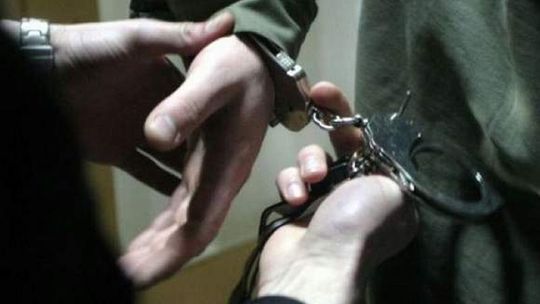 Pobili 31-latka i grozili, że go spalą. Poszło o pieniądze i dziewczynę