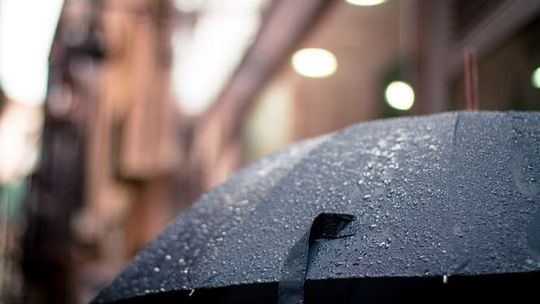 Pochmurny poniedziałek. Na wschodzie burze