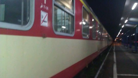 Pociąg Lublin - Warszawa opóźniony dwie godziny. Zasłabł kierownik