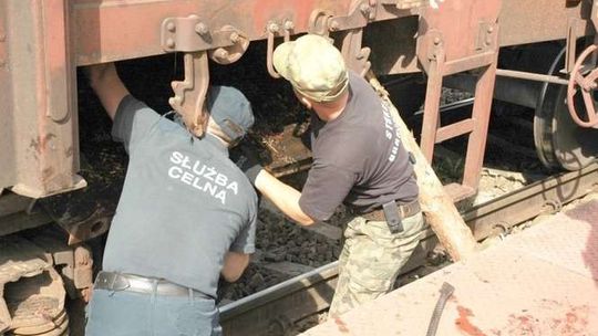 Pociąg z papierosami. Przemytnikom znowu się nie udało