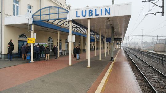 Pociągi Lublin - Warszawa. Kolej chce przywrócić trasę przez Puławy i Dęblin