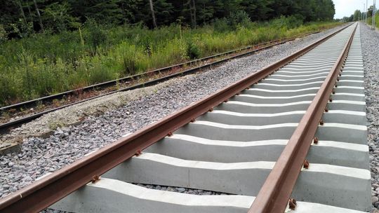 Pociągiem z Lublina do Warszawy. Widać postępy na budowie torów [zdjęcia]