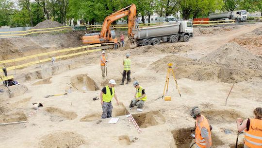 Początek początku nowej fontanny na pl. Litewskim