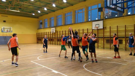 Pod koszami Dziennika Wschodniego im. Andrzeja Wawrzyckiego. Pasjonujący mecz Piątego Faulu z Lancetem był ozdobą tej kolejki