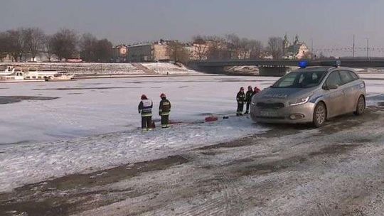 Pod mężczyzną załamał się lód. Nurkowie wyłowili ciało z Wisły