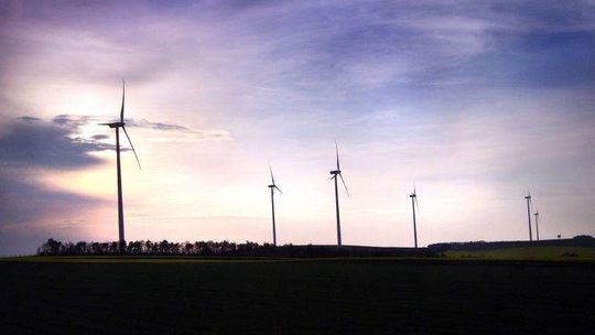 Pod wiatr czyli o planach budowy farmy wiatrowej w Fajsławicach