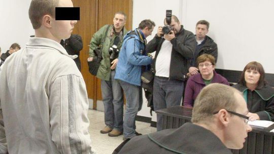 Podejrzany o skatowanie 14-latka w Okunince trafił do zwykłej szkoły i pobił ucznia