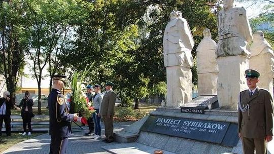 "Podjechało NKWD pod dom, dali nam 2 godziny". Obchody Dnia Sybiraka w rocznicę sowieckiej agresji