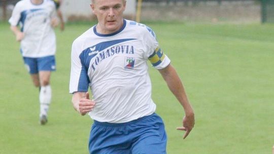 Podlasie - Tomasovia 0:1, lepsi nawet w dziesiątke