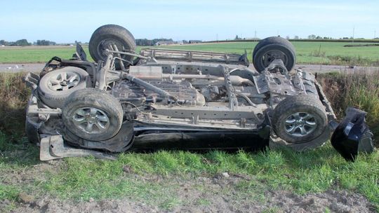 Podlaskie: Śmiertelny wypadek, toyota wjechała do rowu i dachowała
