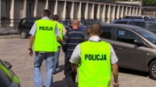 Podpalił golfa przy Dzierżawnej. Trafił do aresztu na 2 miesiące