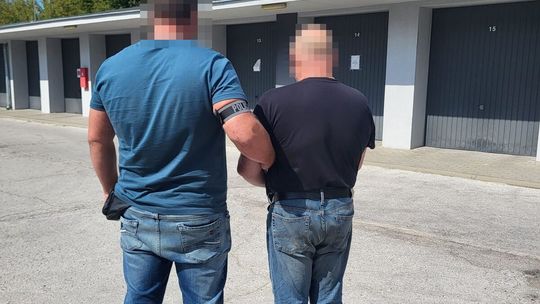 Podpalił stodołę teścia i groził żonie? 46-latek trafił do aresztu