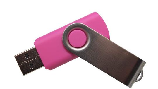 Podrabiali karty pamięci i nośniki danych. Wykazywały dużo większą pojemność