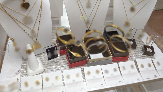 Podrabiana biżuteria w galeriach handlowych w Lublinie
