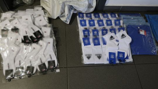 Podróbki na dęblińskim targowisku. 36-latek w rękach policji