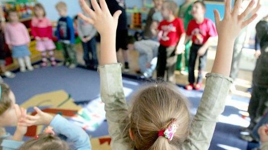 Podwyżki nie dla wszystkich nauczycieli. W Puławach radni pamiętają o przedszkolankach