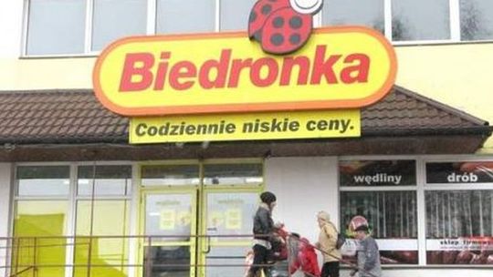 Podwyżki w Biedronce. Pracownicy zarobią minimum 2 tys. zł brutto