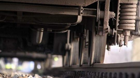 Podzamcze: Pociąg towarowy potrącił 20-latka