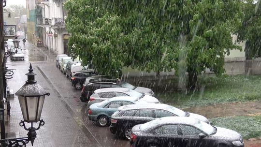 Pogoda na najbliższe dni w woj. lubelskim. W Zamościu spadł śnieg [wideo]