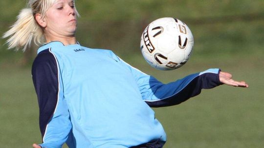 Pogoń Szczecin – Górnik Łęczna 0:1, Dargfil – AZS PSW 0:4