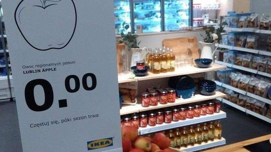 Pogryzione jabłka w IKEA Lublin. Zobacz jak zareagował sklep
