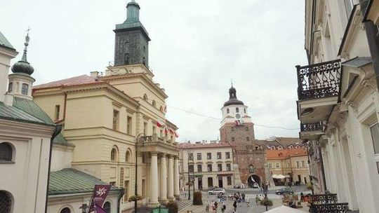 Pokaz iluminacji Bramy Krakowskiej i Ratusza