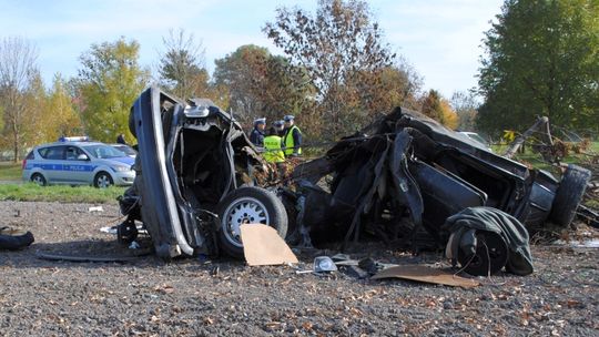 Pokrówka: śmiertelny wypadek. Trzy osoby zginęły w bmw (zdjęcia)