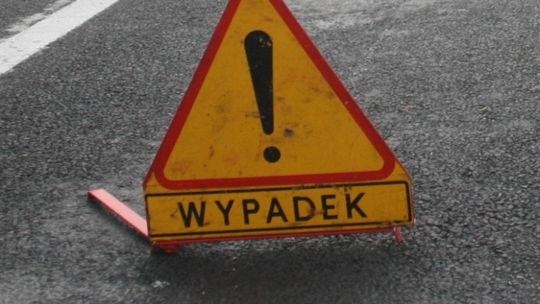 Pokrówka: Toyota dachowała. Ranne dwie 17-latki