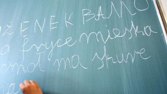 Pół klasy z dysortografią. "Nauczycielka powiedziała, żeby rodzice zabrali ich na badania diagnostyczne"