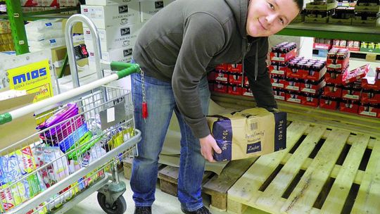 Polacy jeżdżą po cukier do Niemiec. Jest dwa razy taniej