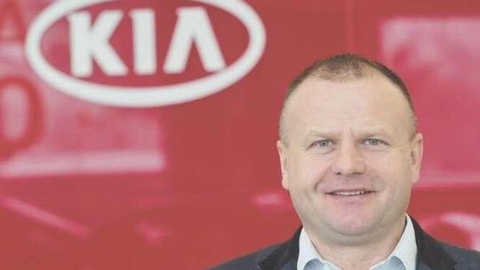Polacy kochają nowe auta. Rozmowa z właścicielem salonu Auto Marketing Kia