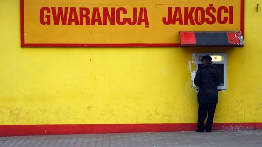 Polacy pokochali karty, a zniechęcili się do gotówki. Przez pandemię