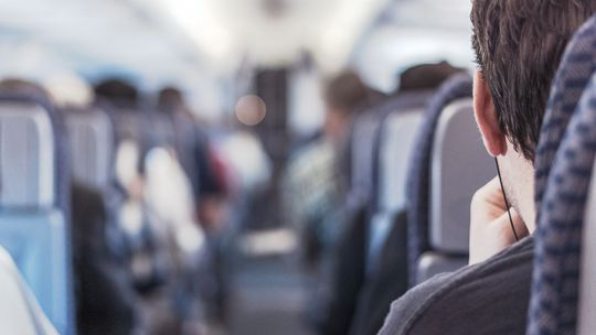 Polacy usunięci z samolotu, bo nie chcieli założyć maseczek