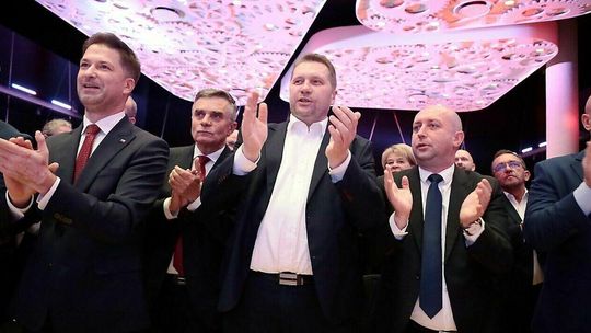 Polacy zdecydowali. Sondażowe wyniki: Opozycja ma sejmową większość. PiS traci władzę