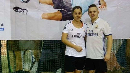 Połączyła ich miłość do piłki nożnej. Walentynkowy turniej par w Lublinie [zdjęcia]