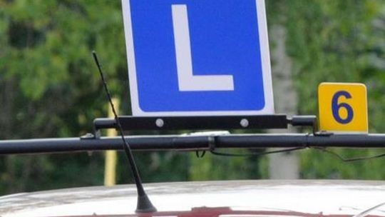 Policja: 10 razy nie zdał na prawo jazdy. Wysłał kolegę