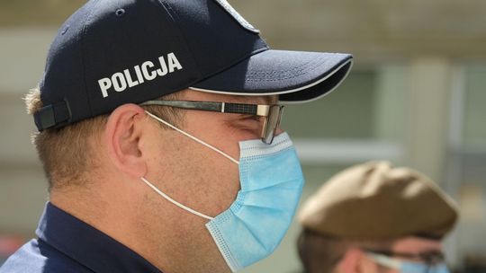 Policja. 2 tysiące mandatów za brak maseczki