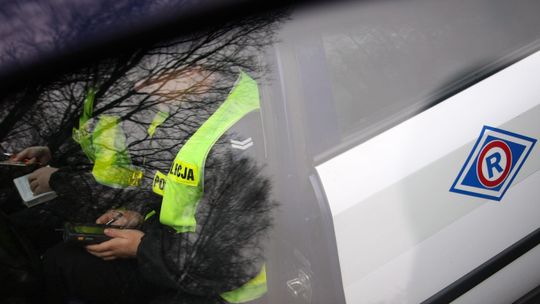 Policja do kierowcy: Bierz pan te dokumenty i jazda stąd
