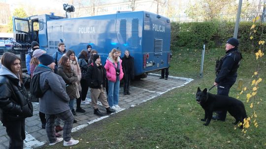 Policja otworzyła drzwi. Zobacz jak wygląda służba