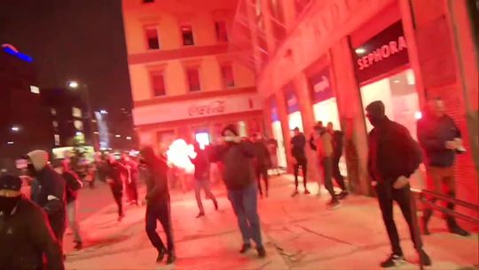 Policja podsumowuje protest kobiet w Warszawie. 37 osób zatrzymanych