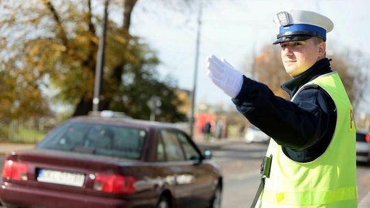 Policja pomaga odkorkować ruch przy lubelskich nekropoliach