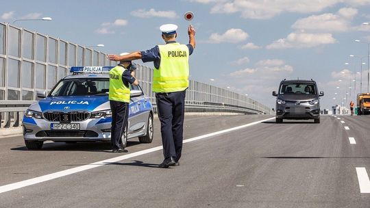 Funkcjonariusze grupy SPEED kontrolują prędkość i trzeźwość kierowców w czasie długiego weekendu majowego.