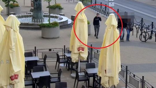 Policja szuka złodzieja. Ukradł rower w centrum Lublina i dał się nagrać