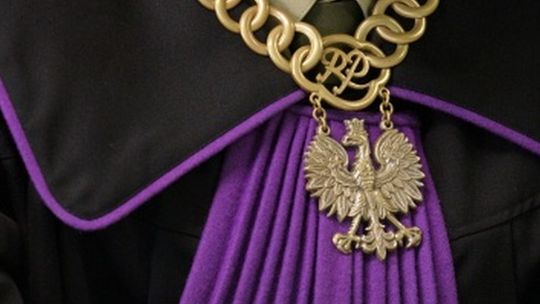 Policja zatrzyma sędziego. Wcześniej cały czas chorował