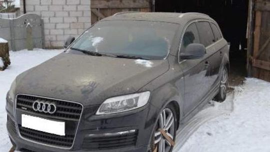 Policja zlikwidowała "dziuplę" złodziei samochodów