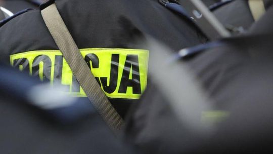 Policjanci bronią kolegi, który znęcał się nad żoną