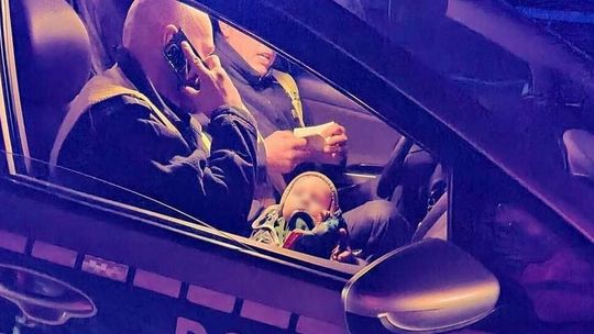 Policjanci drogówki zaopiekowali się bobasem