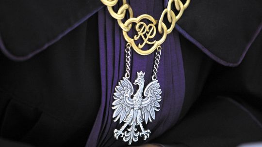 Policjanci mieli znęcać się nad 70-latkiem. Grozi im więzienie